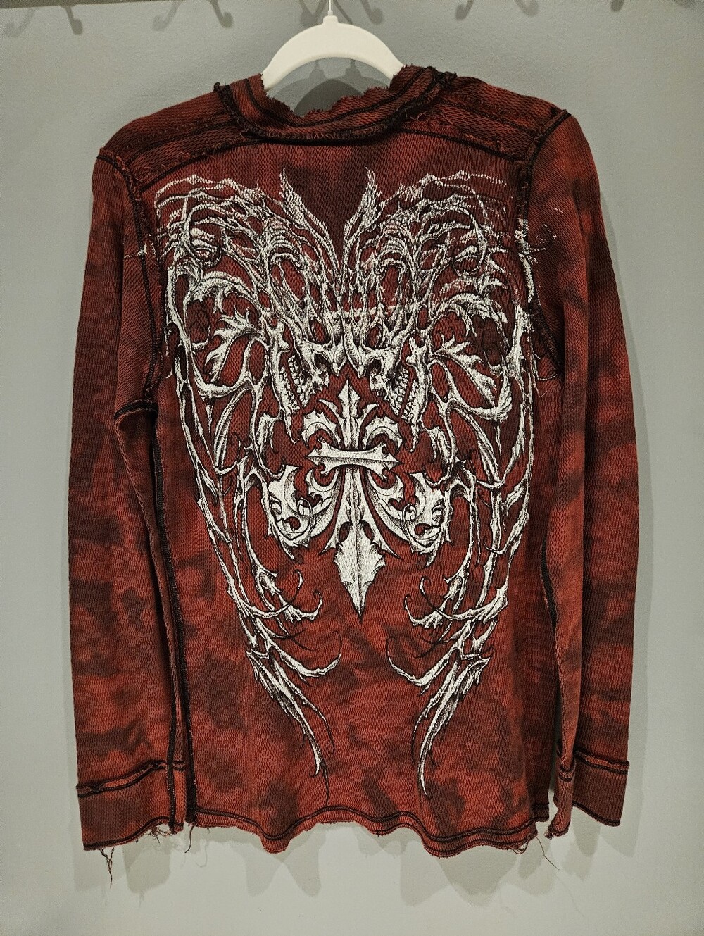 Affliction Burnt Red/Burgandy Distressed Crewneck with White Black Crest - Picture 3 of 5